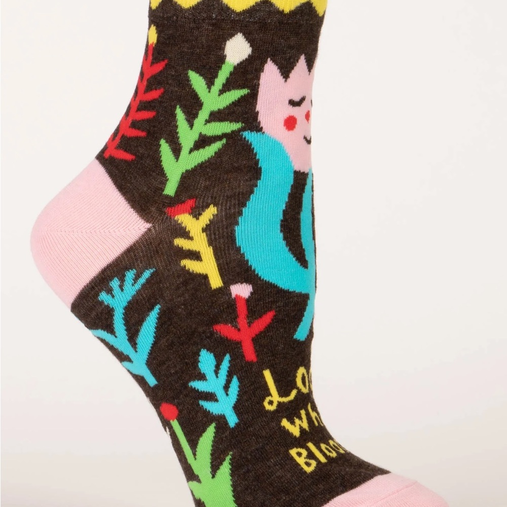 Blue Q “Look Who’s Blooming” women’s ankle socks colorful design New With Tags - Picture 3 of 9